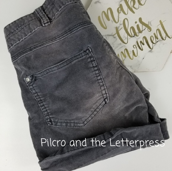 ANTHROPOLOGIE Pilgro and the Letterpress Pants - PILCRO & THE LETTERPRESS GREY ROLLUP SHORTS